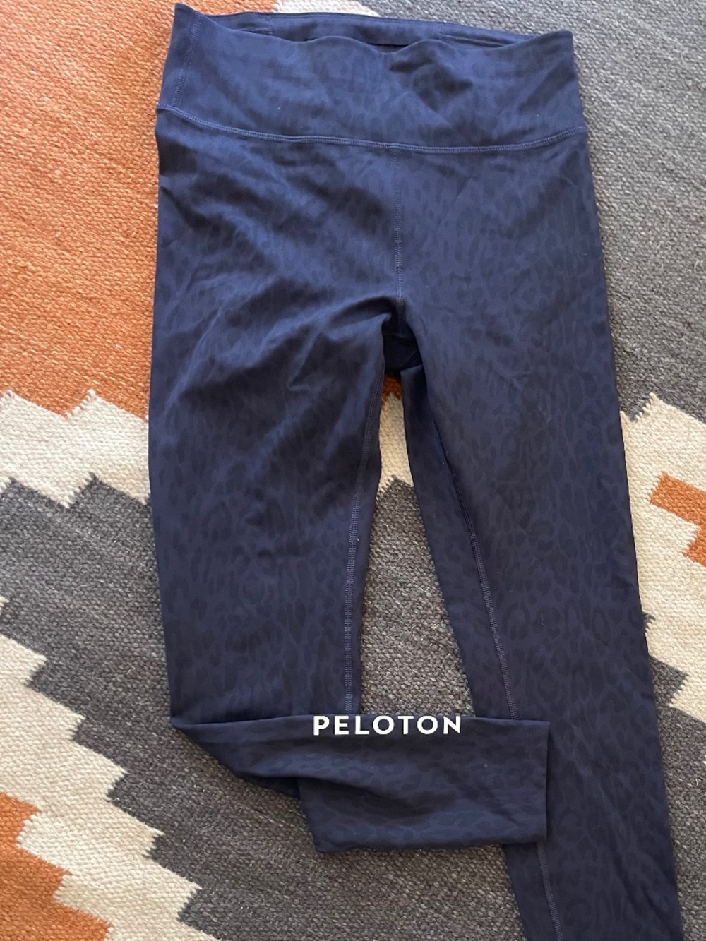 Peloton Blue & Black Leopard-Print Workout Leggings Medium